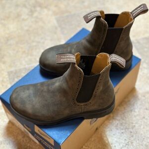 Women’s Blundstone High Top Boots EUC size 7.5 (4.5 Aus) in Rustic Brown